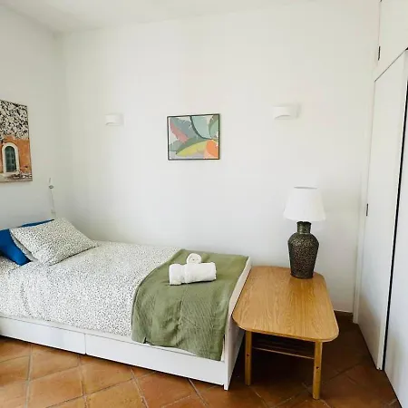 Casa Flores - Townhouse With Garden Hébergement de vacances *