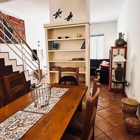Tatil Evi Casa Flores - Townhouse With Garden *