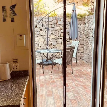 Casa Flores - Townhouse With Garden بيت للعطل *