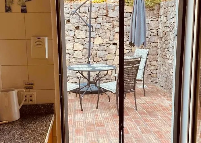 Casa Flores - Townhouse With Garden Ferienhaus *